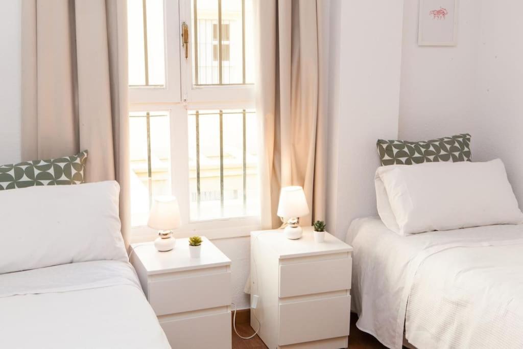 Zona 1 Santa Cruz Parking Privado Apartment Севиля Екстериор снимка